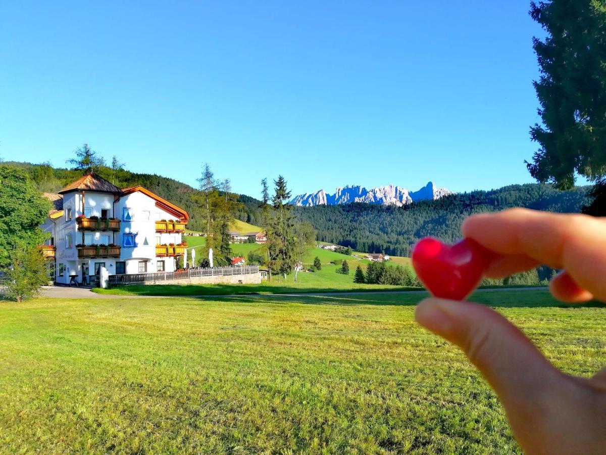 Hotel Landgasthof Laerchenwald Collepietra  Bagian luar foto