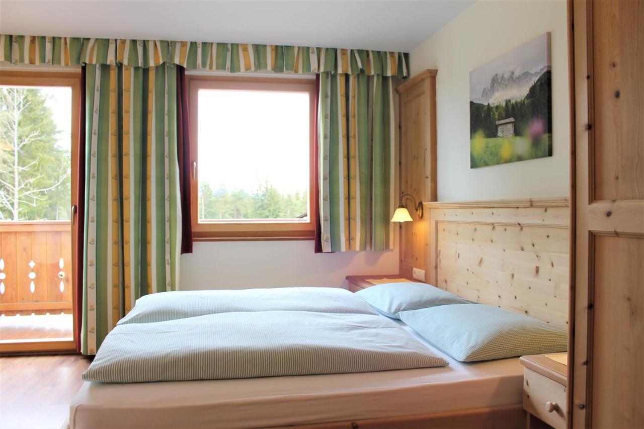 Hotel Landgasthof Laerchenwald Collepietra  Bagian luar foto