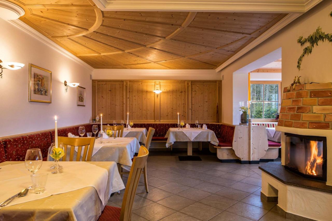 Hotel Landgasthof Laerchenwald Collepietra  Bagian luar foto