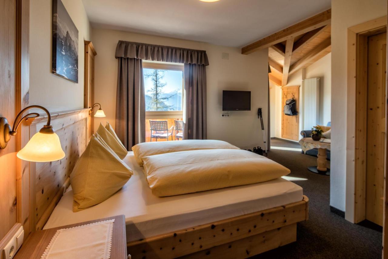 Hotel Landgasthof Laerchenwald Collepietra  Bagian luar foto